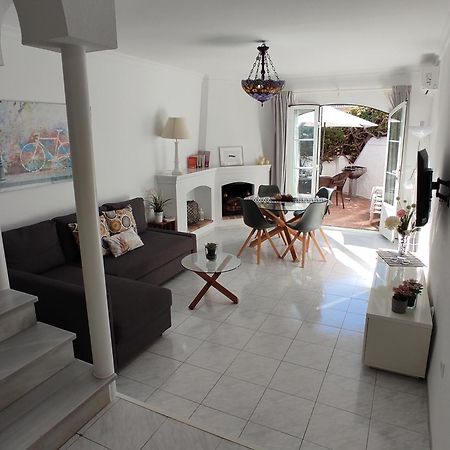 Residencial Los Pinos 3 เนร์คา ภายนอก รูปภาพ