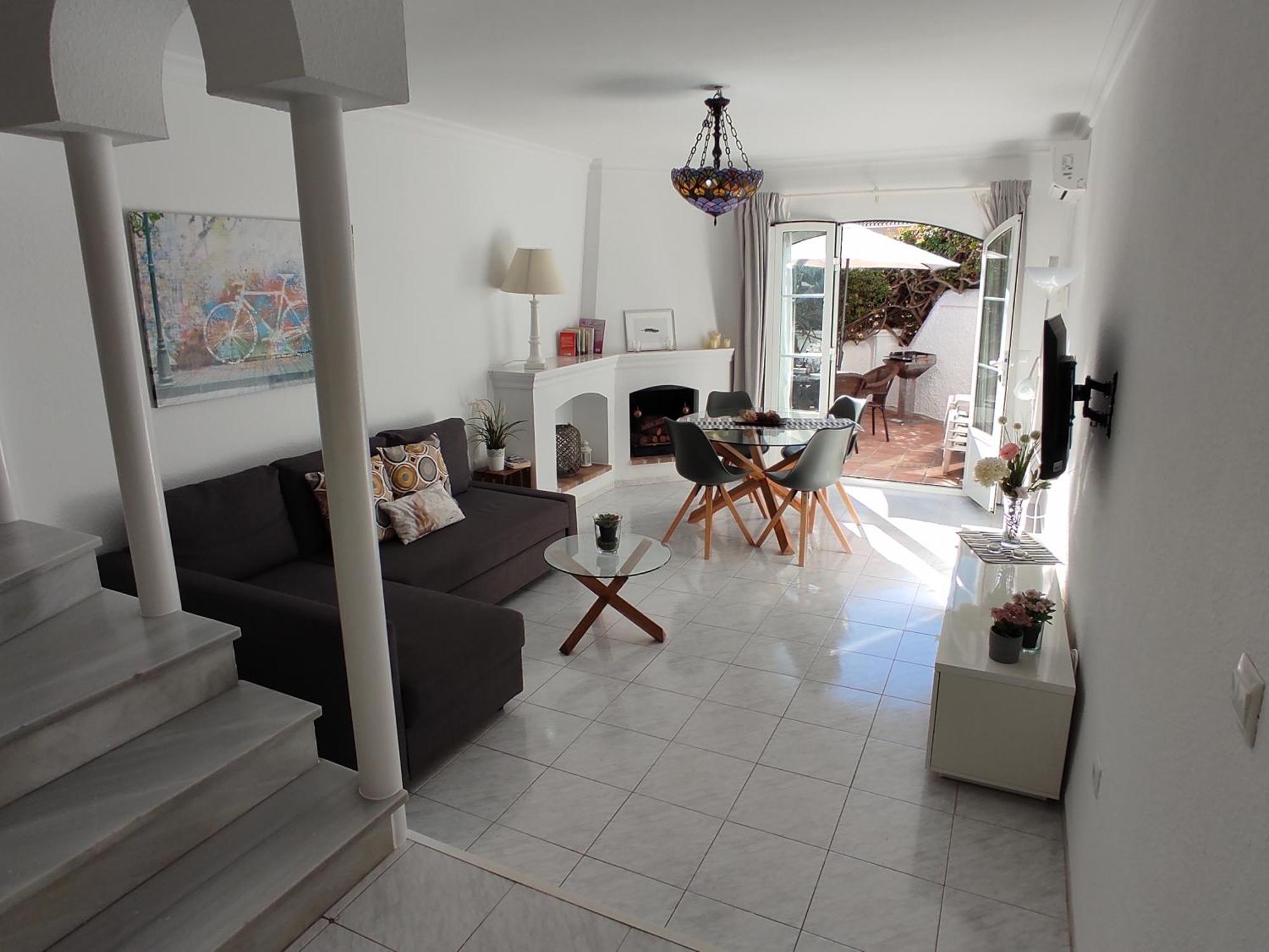 Residencial Los Pinos 3 เนร์คา ภายนอก รูปภาพ