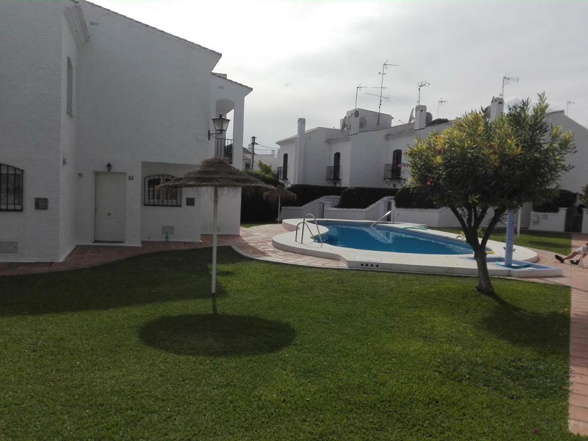 Residencial Los Pinos 3 เนร์คา ภายนอก รูปภาพ